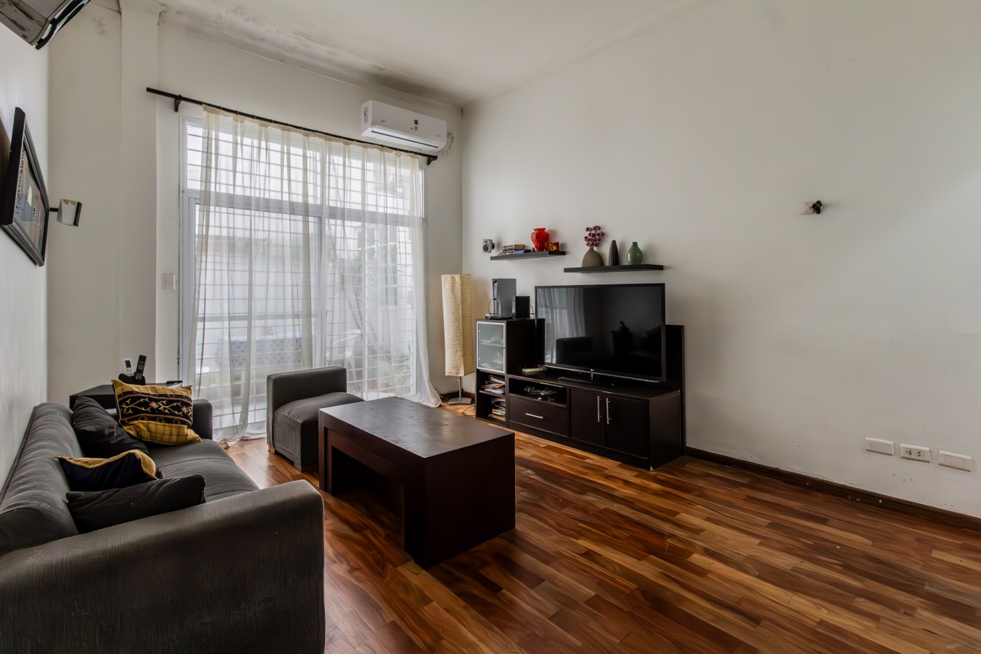Departamento tres amb con patio- APTO CREDITO