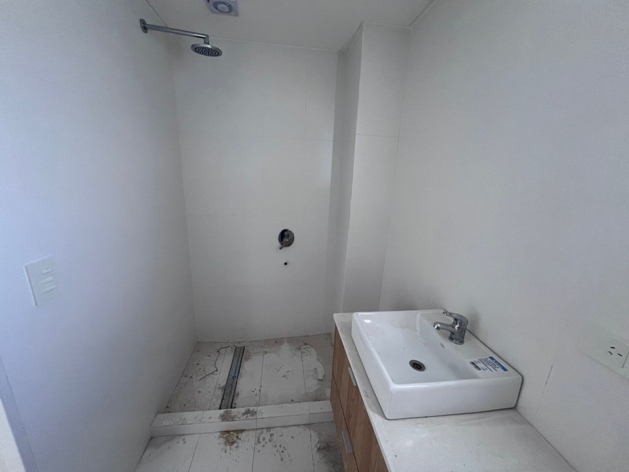 Venta tres ambientes con balcon terraza