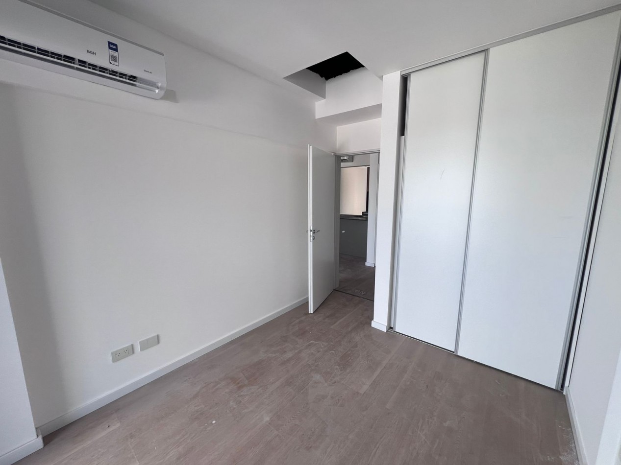Venta tres ambientes con balcon terraza
