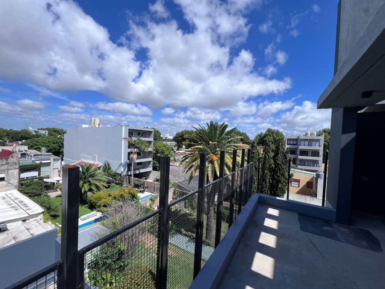 Venta tres ambientes con balcon terraza
