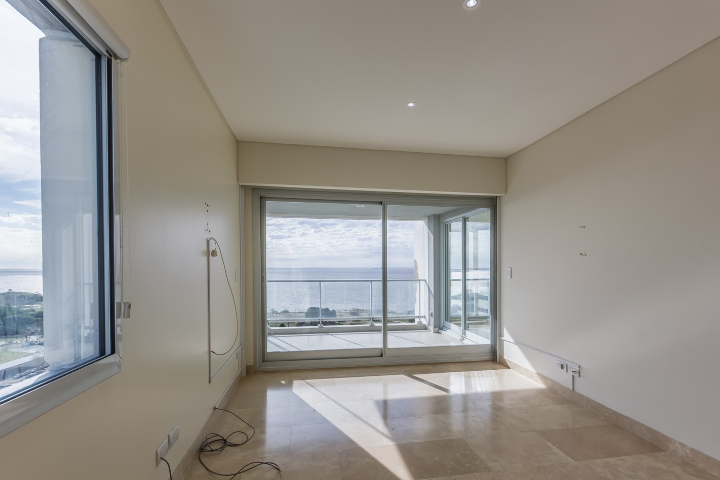 Increible Pent House con piscina propia en torre Wave
