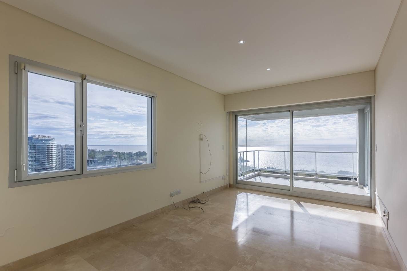 Increible Pent House con piscina propia en torre Wave