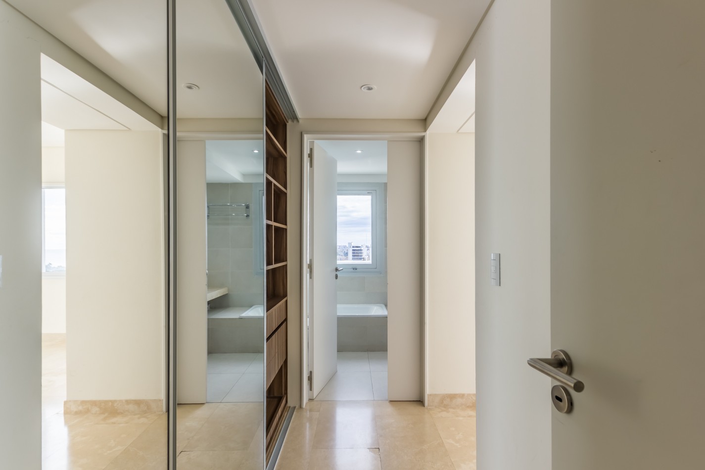 Increible Pent House con piscina propia en torre Wave