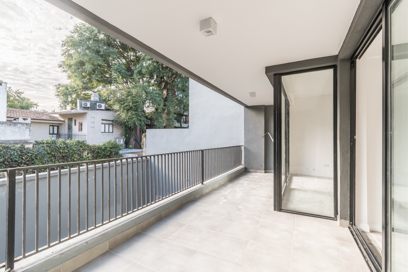 Departamento tres ambientes con terraza propia a estrenar- entrega inmediata
