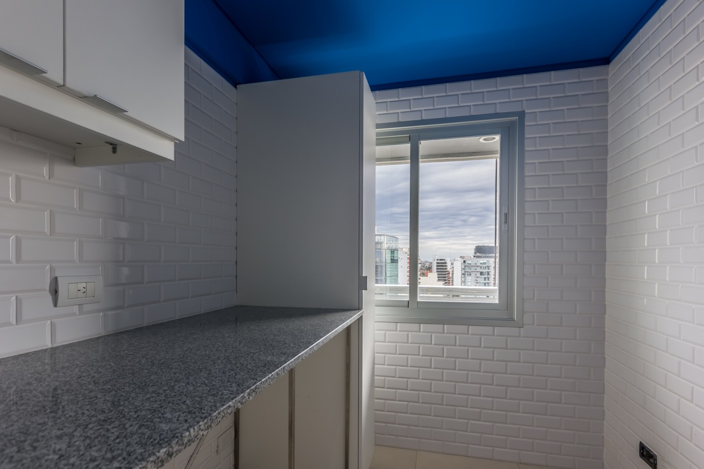 Increible Pent House con piscina propia en torre Wave