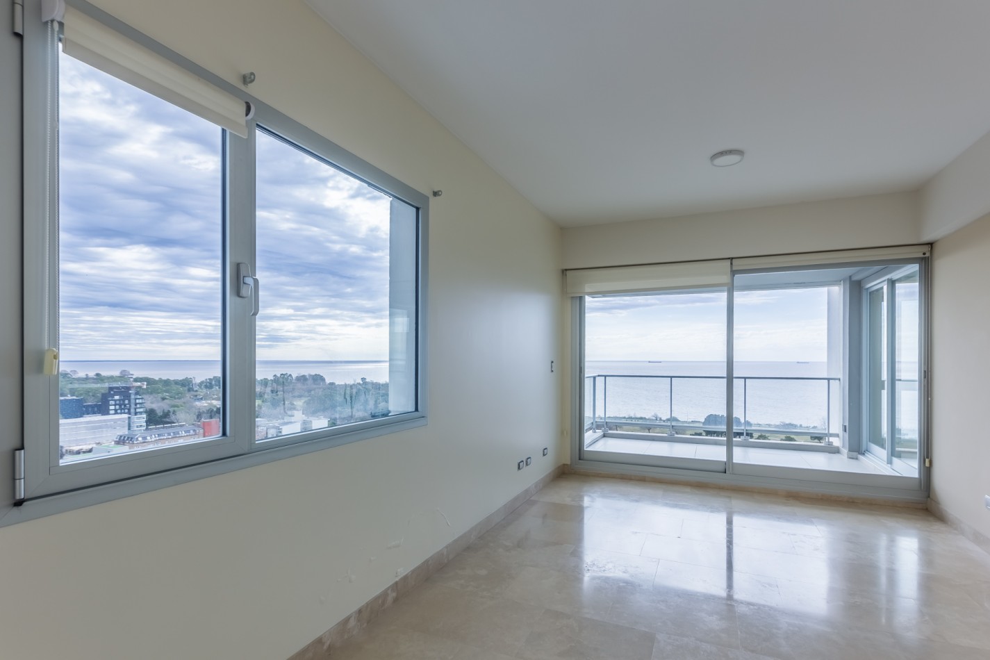 Increible Pent House con piscina propia en torre Wave