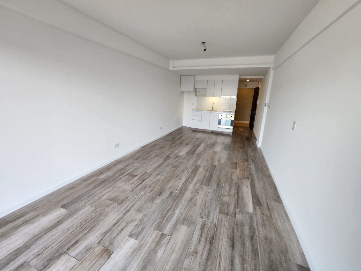 FINANCIACION. Departamento en POZO venta de cuatro ambientes TERRAZA PROPIA en Munro