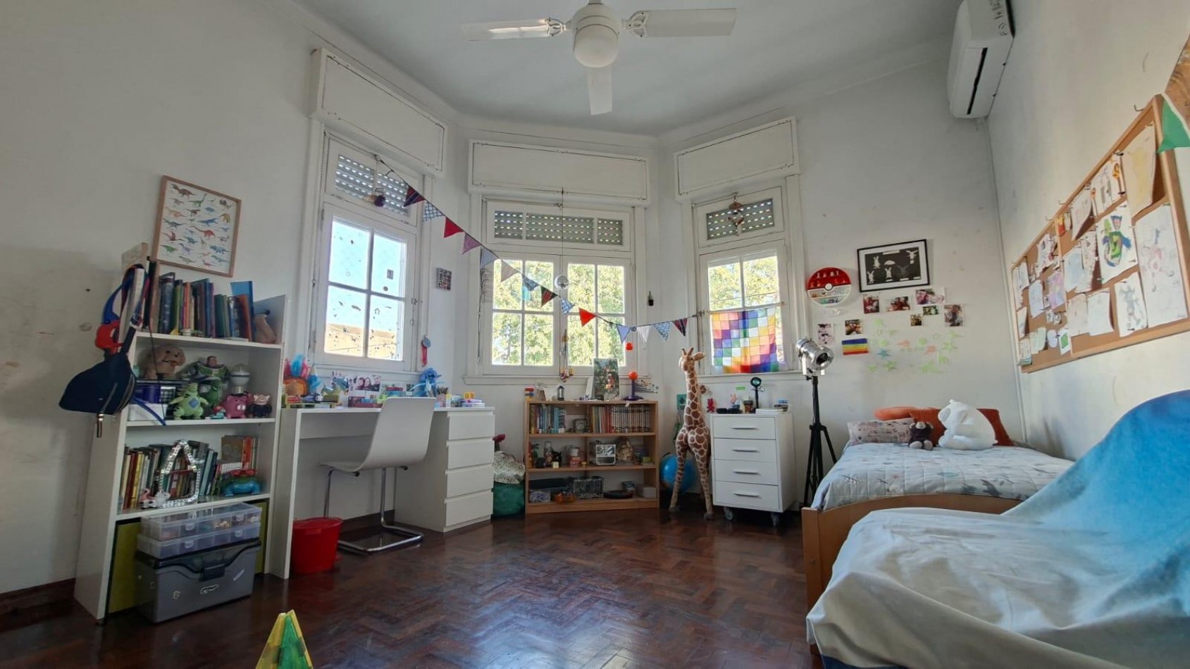 PH con terraza y quincho en Florida Mitre excelente estado