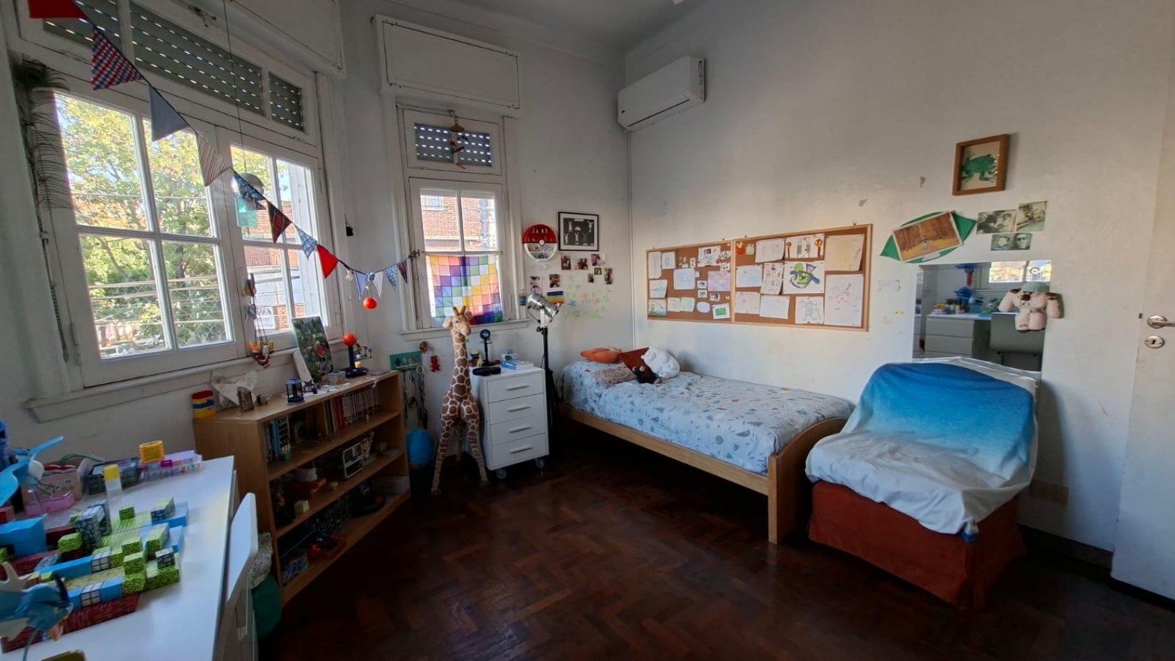 PH con terraza y quincho en Florida Mitre excelente estado