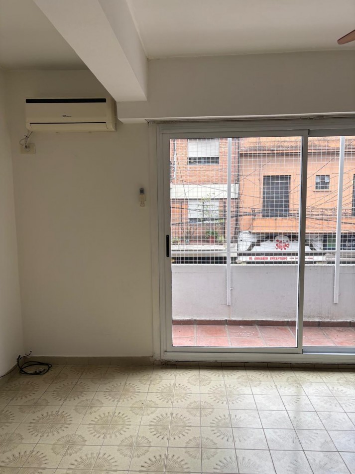 Alquiler Dpto 3 ambientes 1 piso por escalera Florida Mitre SIN EXPENSAS