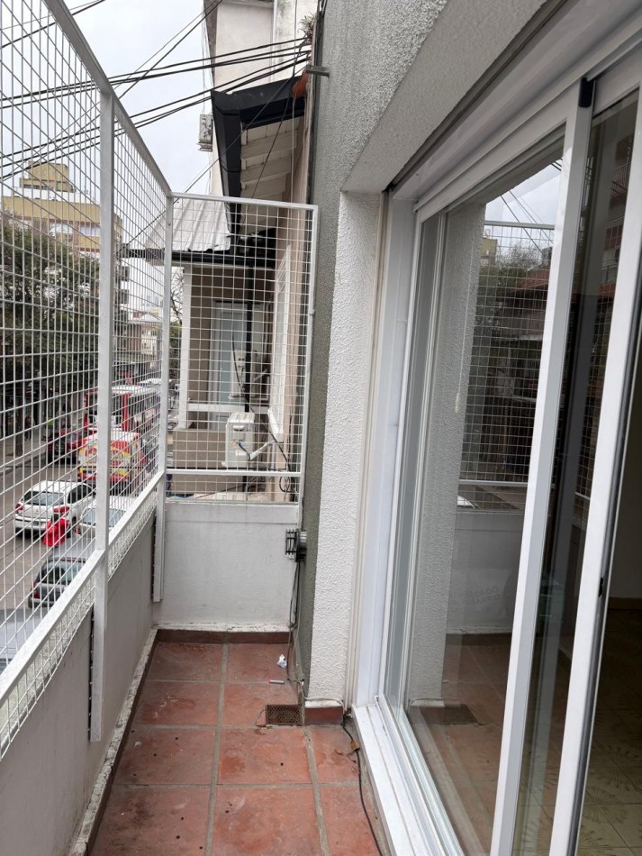Alquiler Dpto 3 ambientes 1 piso por escalera Florida Mitre SIN EXPENSAS