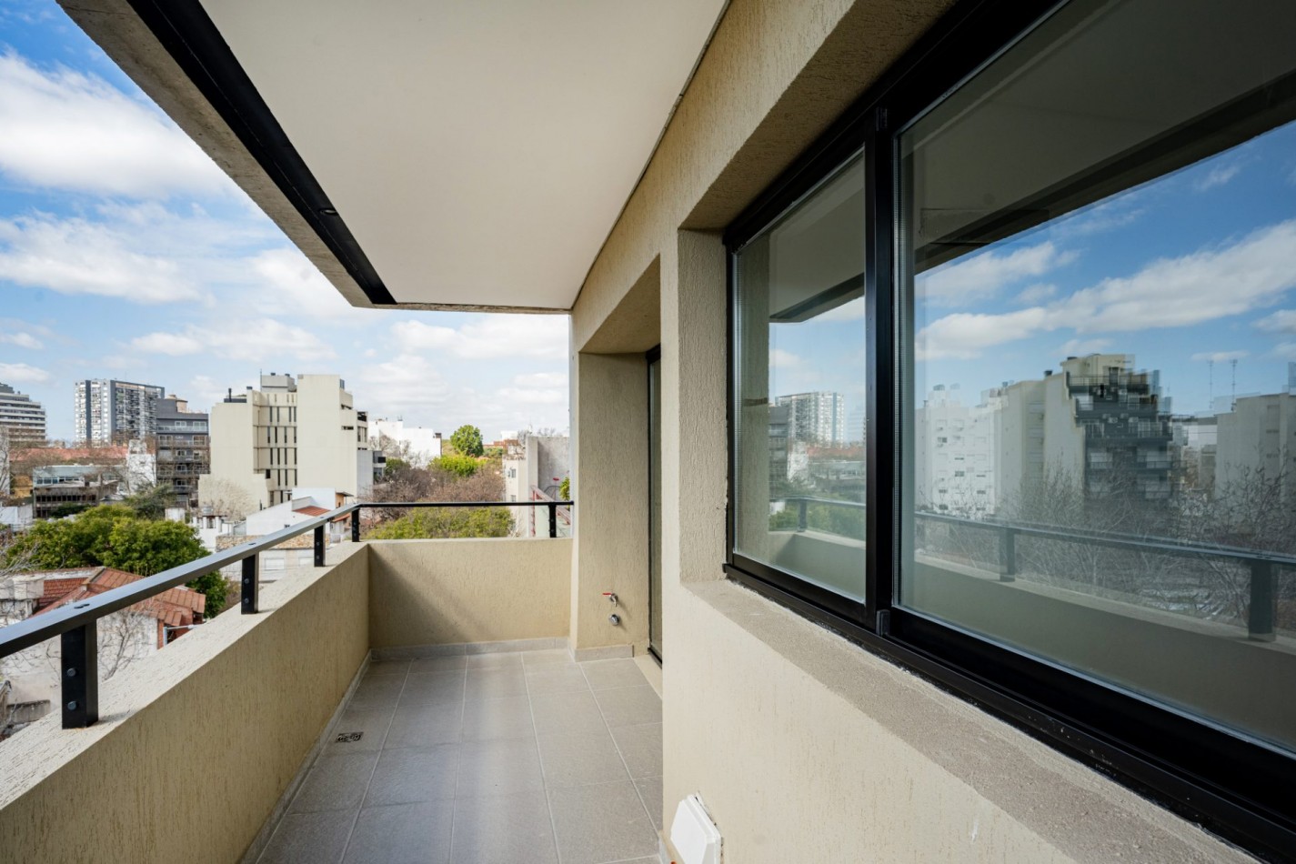 Departamento de tres ambientes en con cochera en venta NO APTO CREDITO